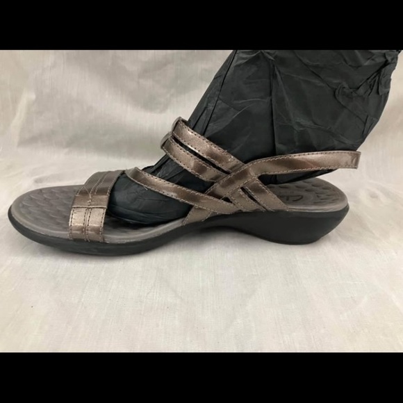 women’s size 8 Clark’s Privo metallic finish sandal Velcro tie - Picture 7 of 10